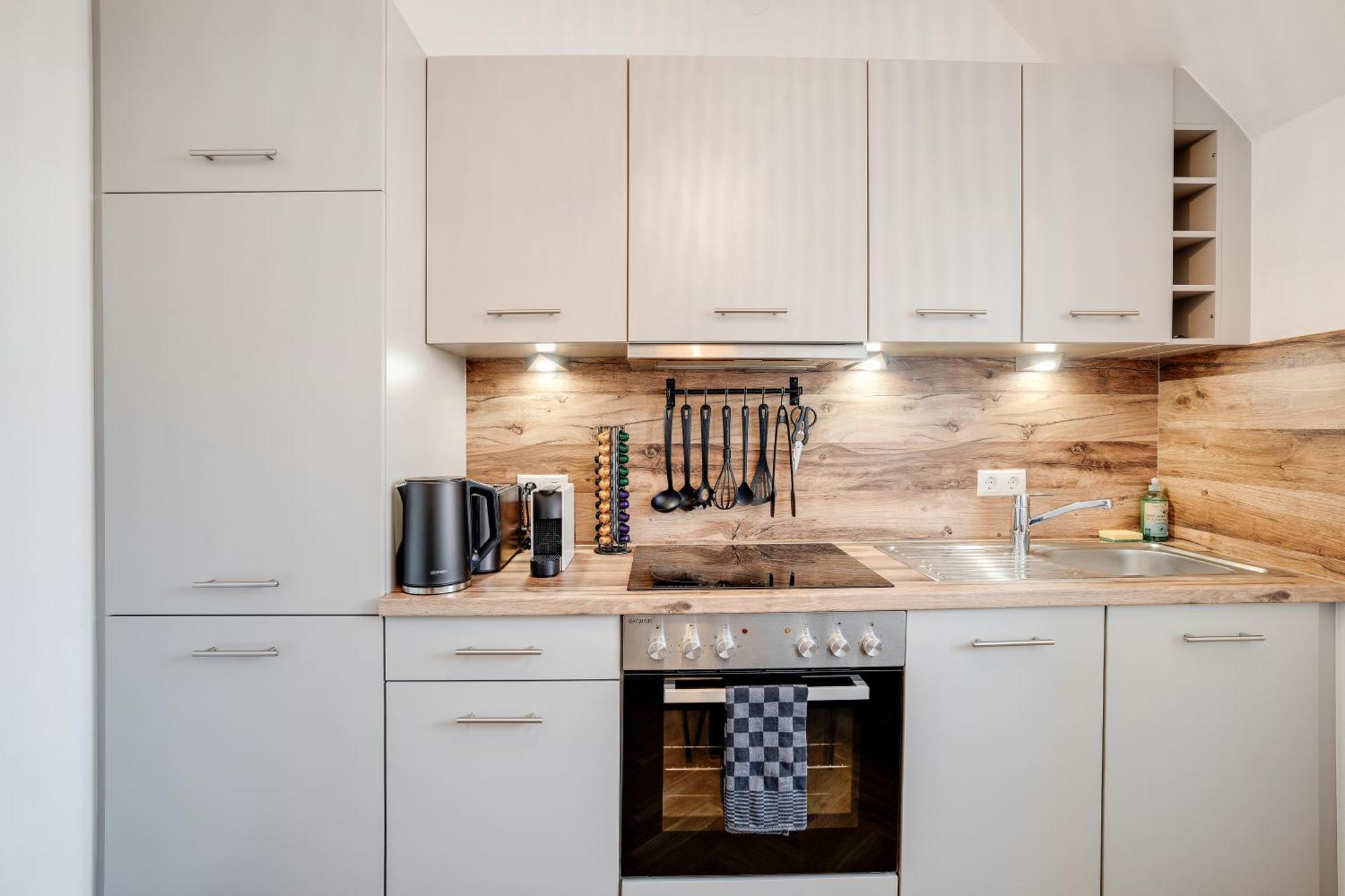 Boho Design Studio By Hero Homes - Top Lage Im Historischen Zentrum - Self-Check-In & Aircon Graz Extérieur photo